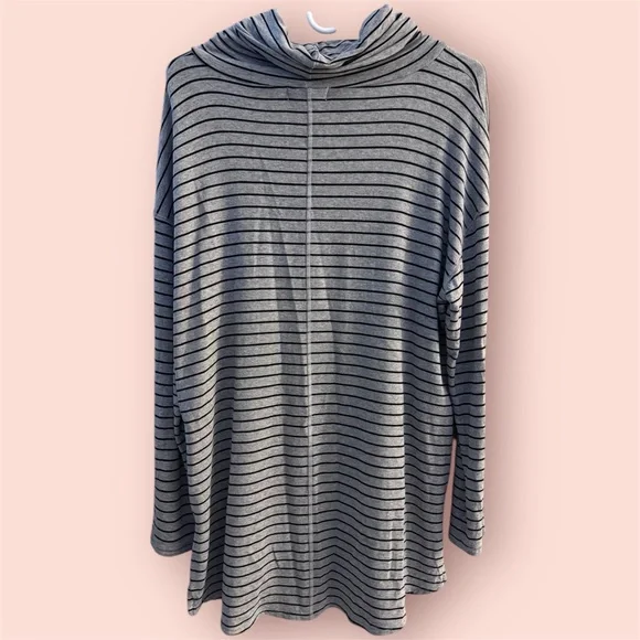 Liz Claiborne Long Sleeve Pullover Turtleneck Top - Picture 2 of 9